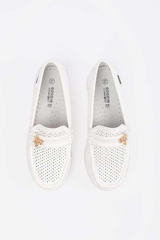 elevandiluust värvi aukudega mokasiinid