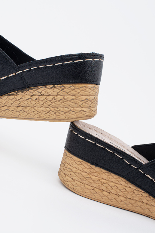 Musta Värvi Pleiatsandal Naistele