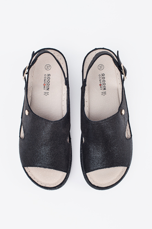 Musta Värvi Lame Sandal Klambri Kõrval Musta Värvi Lame Sandal Klambri Kõrval