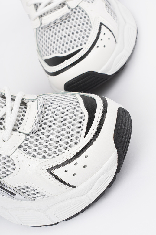 Naisterahvaste valged-mustad...