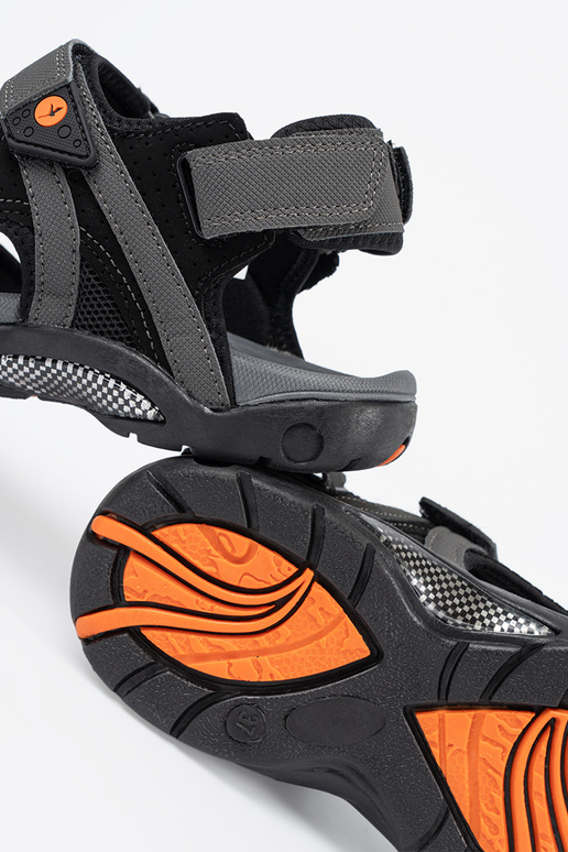 Hallid spordijalatsid