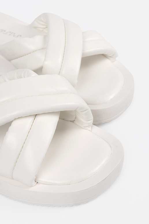 Naiste sussid platvormiga valge värviga