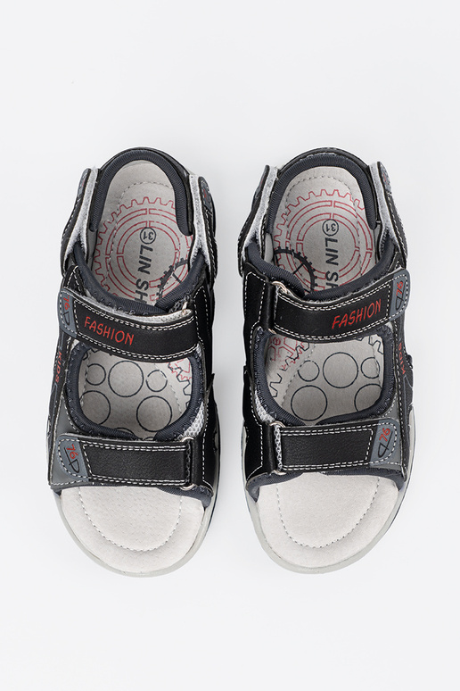 Mustad poiste sandaalid