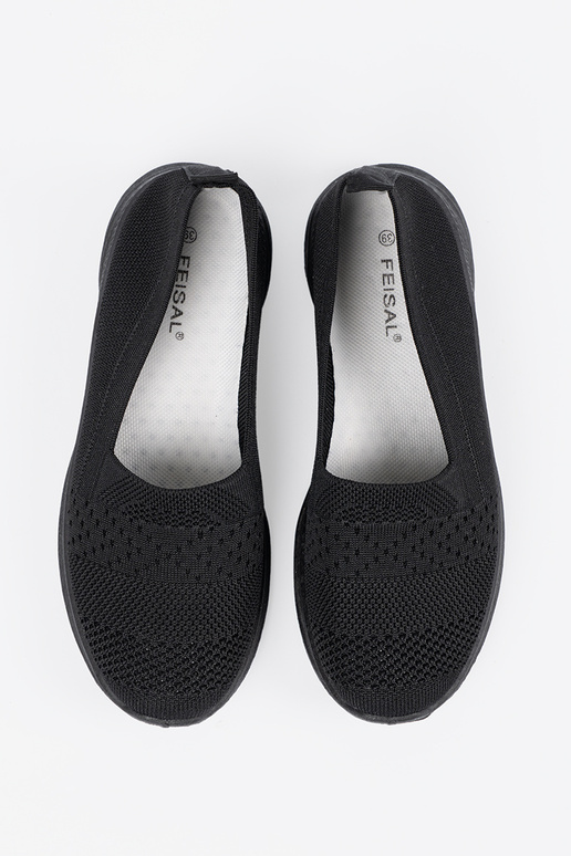 Mustade spordijalatsid...