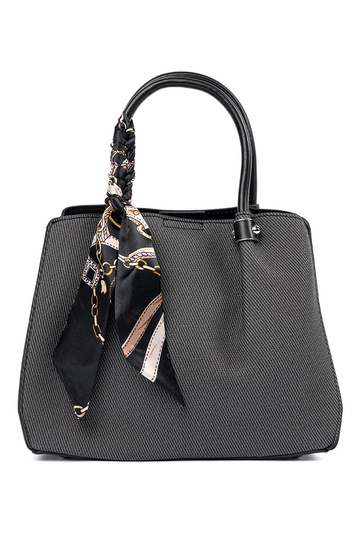 Must keskmise suurusega...