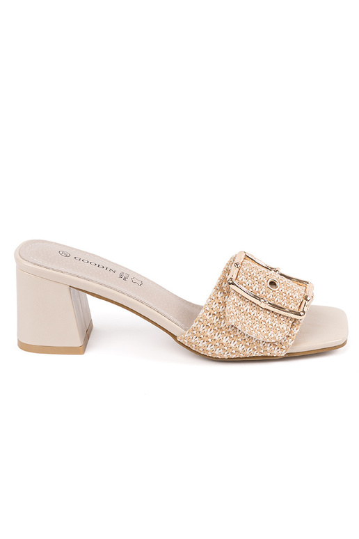 Naisterahvaste liivakarva sussid...