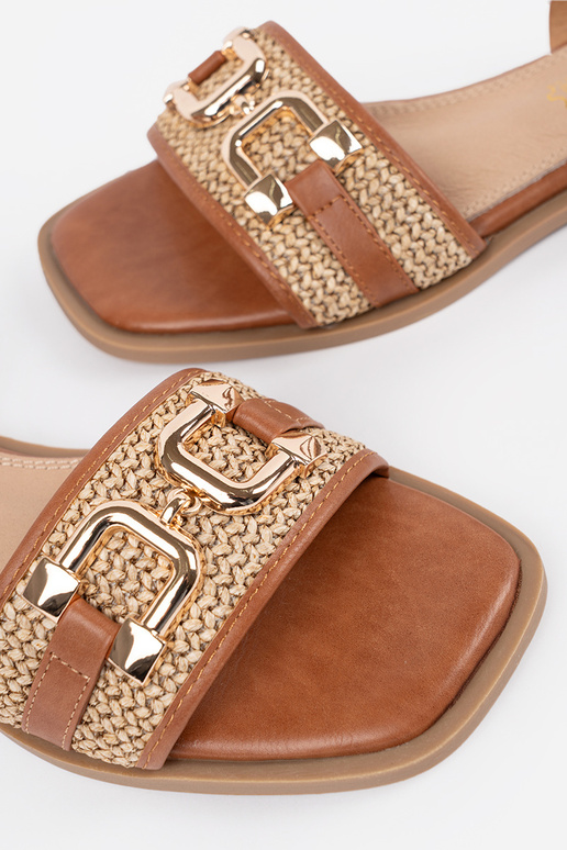 Naiste pruunid sandaalid nahkse... Naiste pruunid sandaalid nahkse...