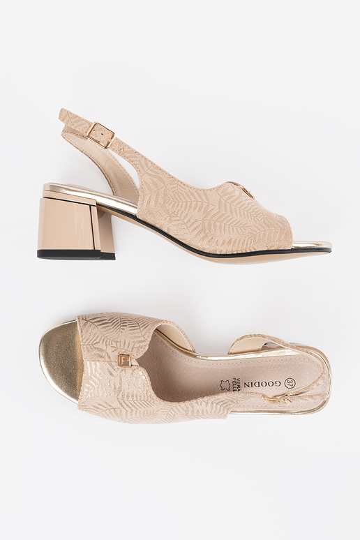 Kreemi värvi naiste sandaalid kõrge...