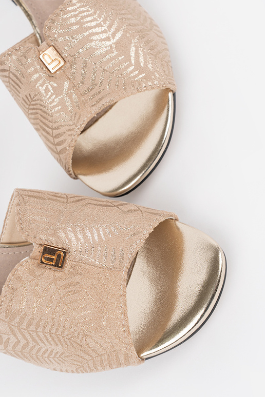 Kreemi värvi naiste sandaalid kõrge...