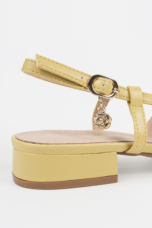 Naiste kollased avatud kontsaga...