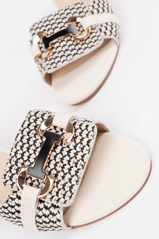 Naiste valged sandaalid keskmise...