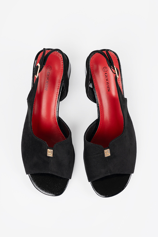 Mustad sametised naiste sandaalid... Mustad sametised naiste sandaalid...