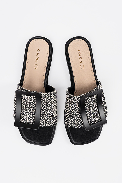 Must-valged lamedad plätud Must-valged lamedad plätud