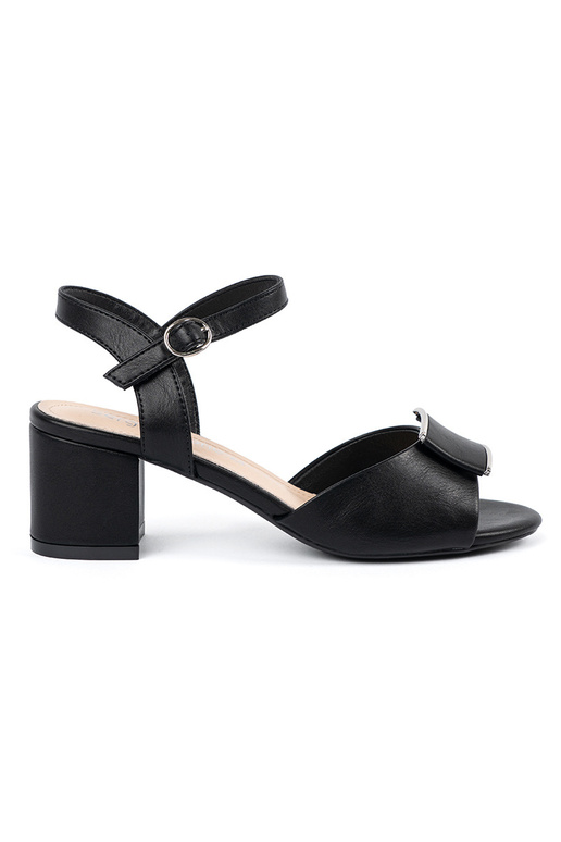 Naiste kontsaga sandaalid avatud...