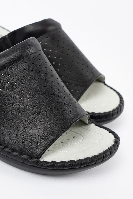 Sussid nahast sisetaldadega musta...