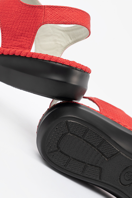 Sandaalid nahast sisetaldadega punase...