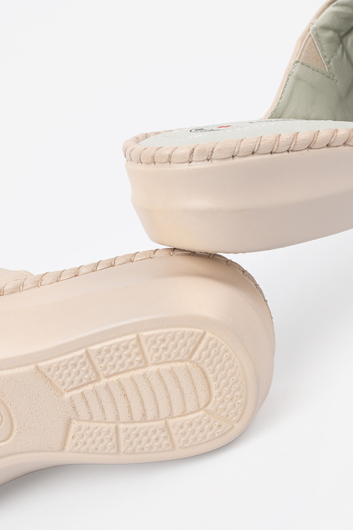 Sussid nahast sisetaldadega...