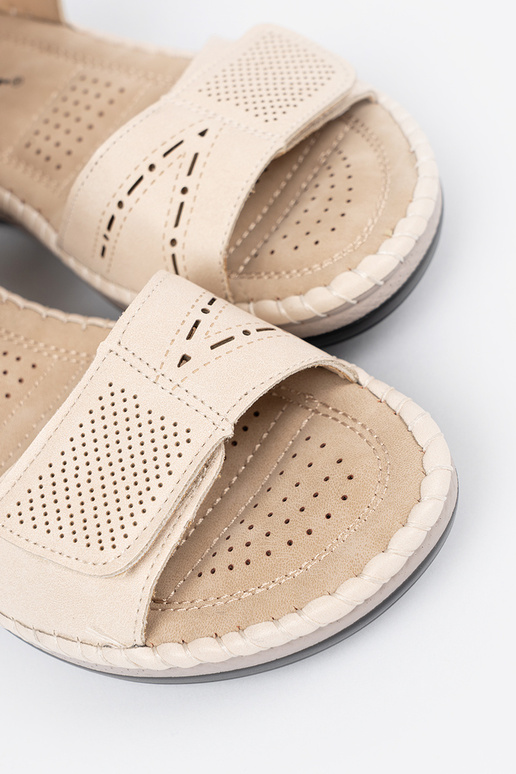 Heledad naiste sandaalid...