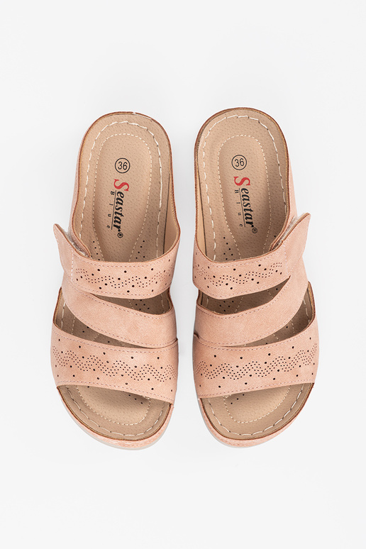 Madala platvormiga sandaalid roosa värvi