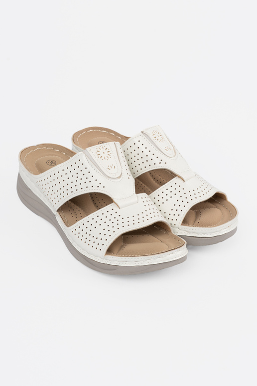 Mugavad sandaalid varustustega valge...