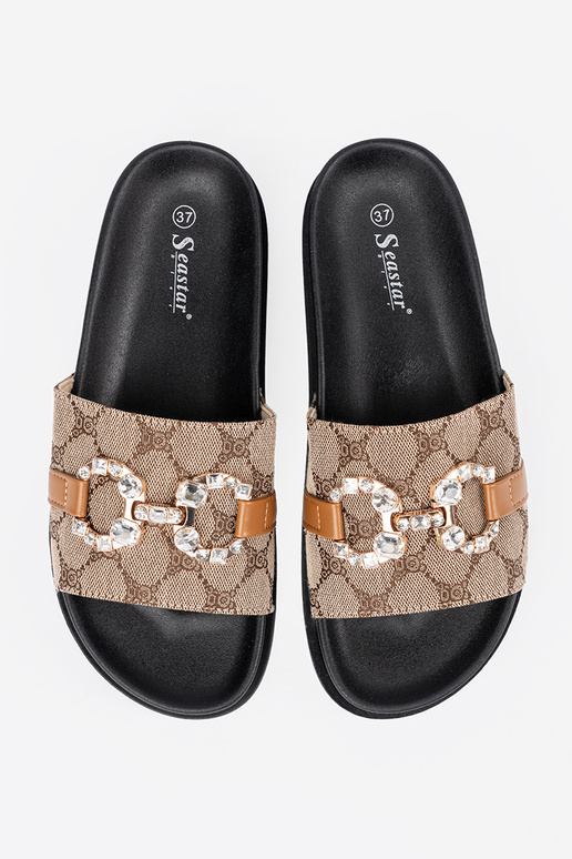 Must-pruunid värvi plätud ze zdobieniem Must-pruunid värvi plätud ze zdobieniem