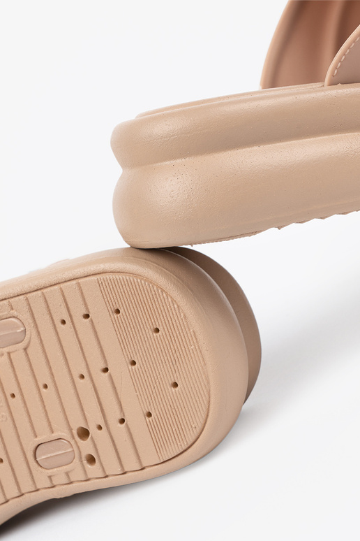 beeži värvi plätud naiste omad...