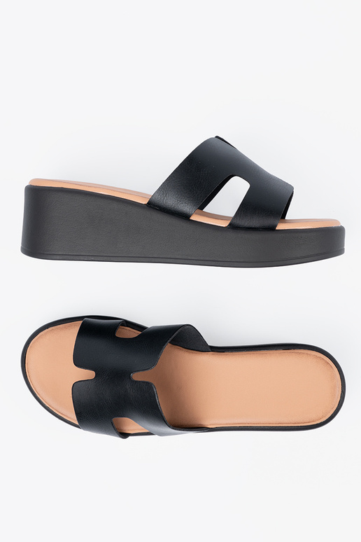 Mustad naiste plätud platvormiga Mustad naiste plätud platvormiga