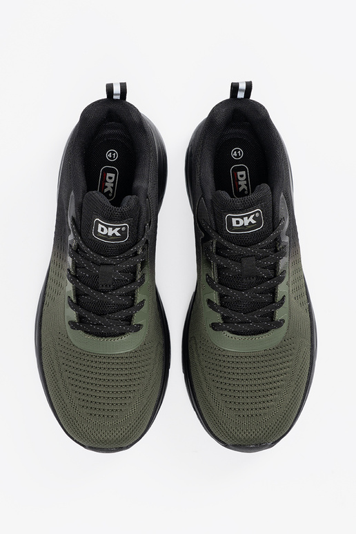 Tumedad rohelised meeste spordijalatsid