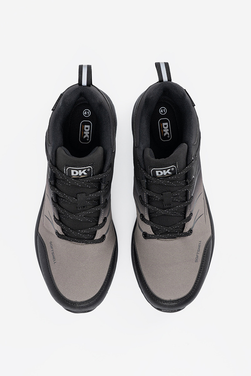 Mustad kerged meeste spordijalatsid