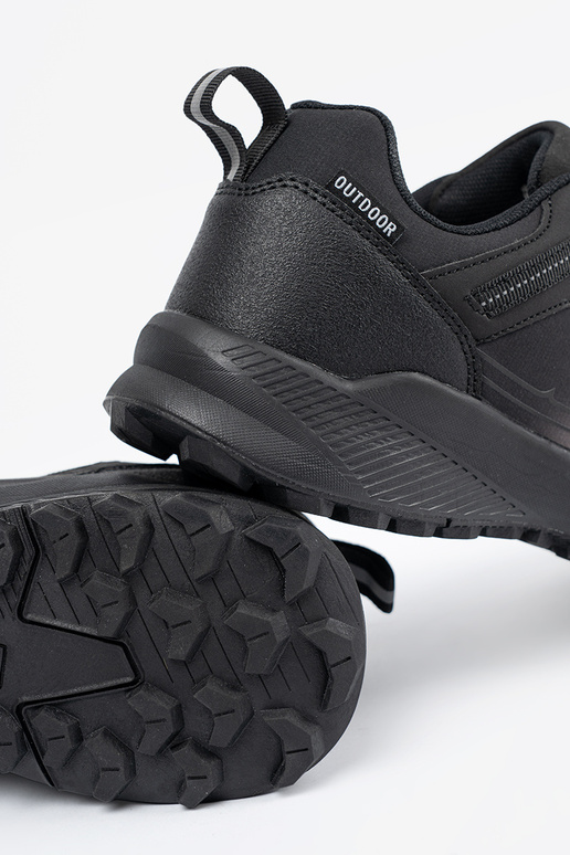 Mustad kerged meeste spordijalatsid