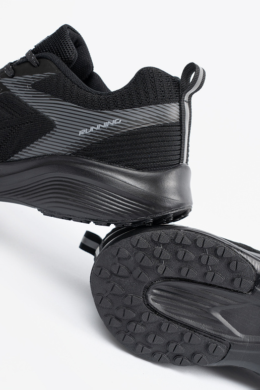 Mustad kerged meeste spordijalatsid