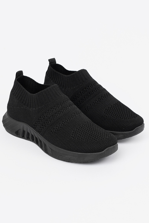 Mustade naiste spordijalatsid...