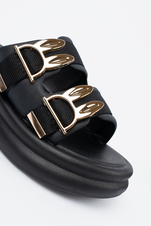 Kullaga kaunistatud platvormi sussid