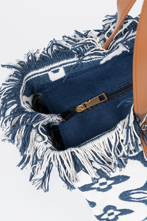 Rannakott, millel on nööbid