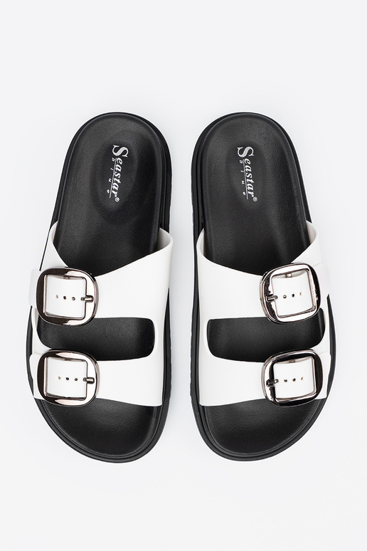 Valged sussid hõbedaste klambritega