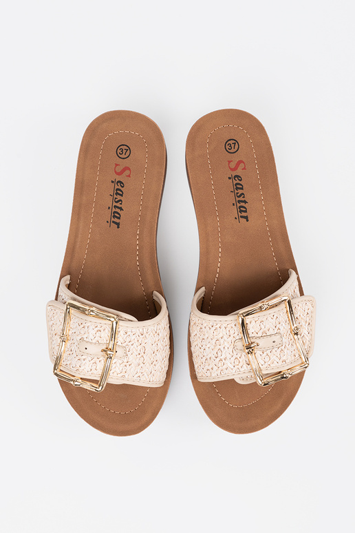 Kullaga kaunistatud sussid