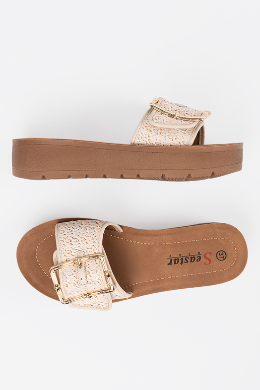 Kullaga kaunistatud sussid