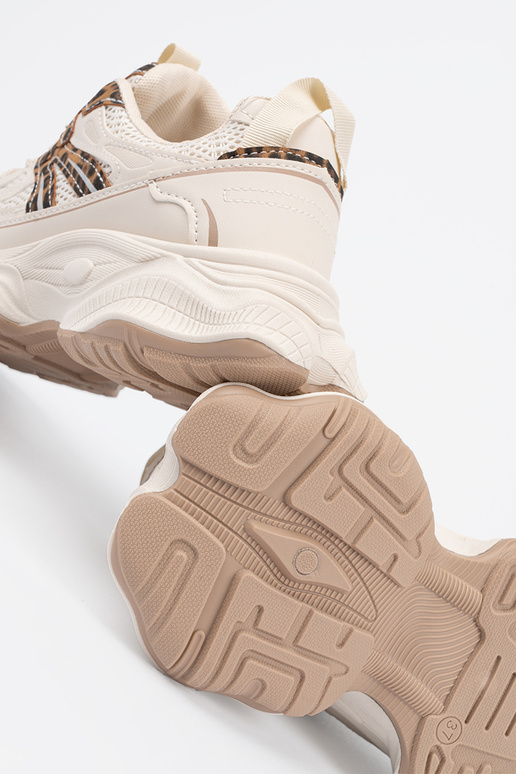 Spordistiilis kingad paksul...