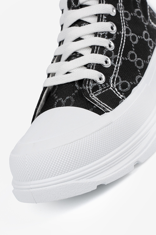 Mustade jalatsid paeltega ja platvormiga