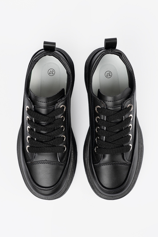 Mustad vabaaja kingad platvormiga