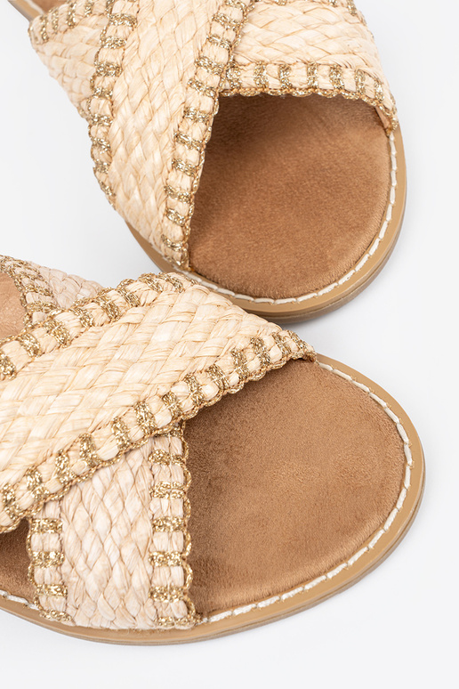 Liivakarva naiste punutud sussid