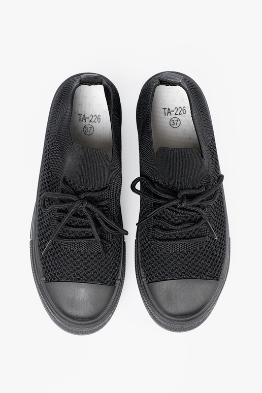 Mustad naiste kingad