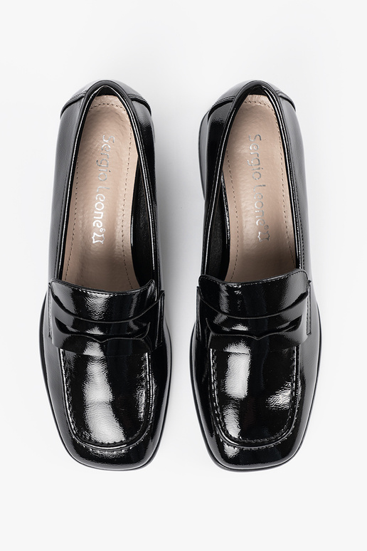 Mustad naiste kingad lorde stiilis