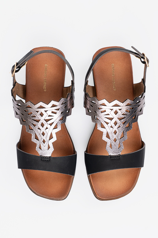 Pruunid madalad sandaalid, Sergio Leone