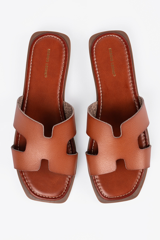 Pruunid sussid ruudukujulise ninaosaga