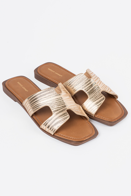 Kuldse värvi sussid ruudukujulise...