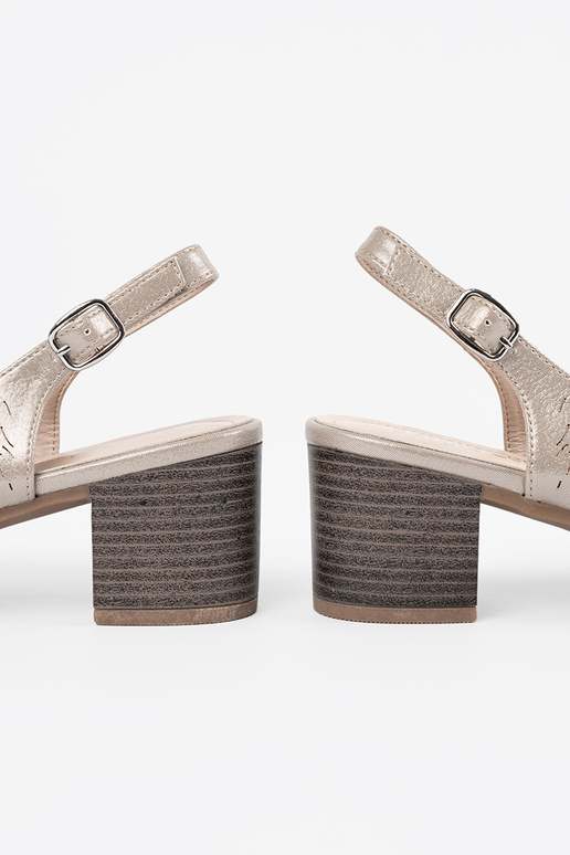 Kuldse värvi naiste kingad madala...