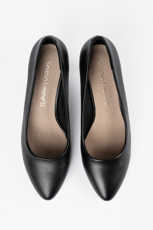 Mustad klassikalised kõrged kontsad,...