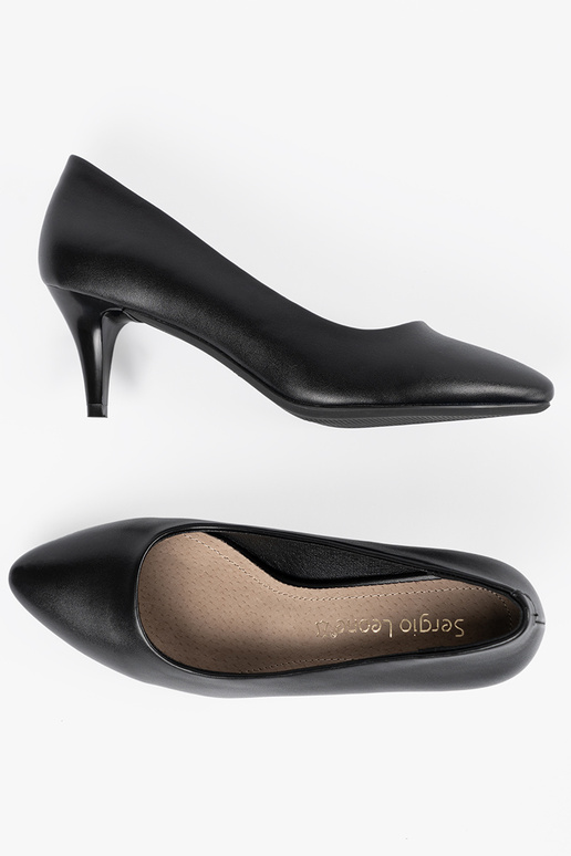 Mustad klassikalised kõrged kontsad,...