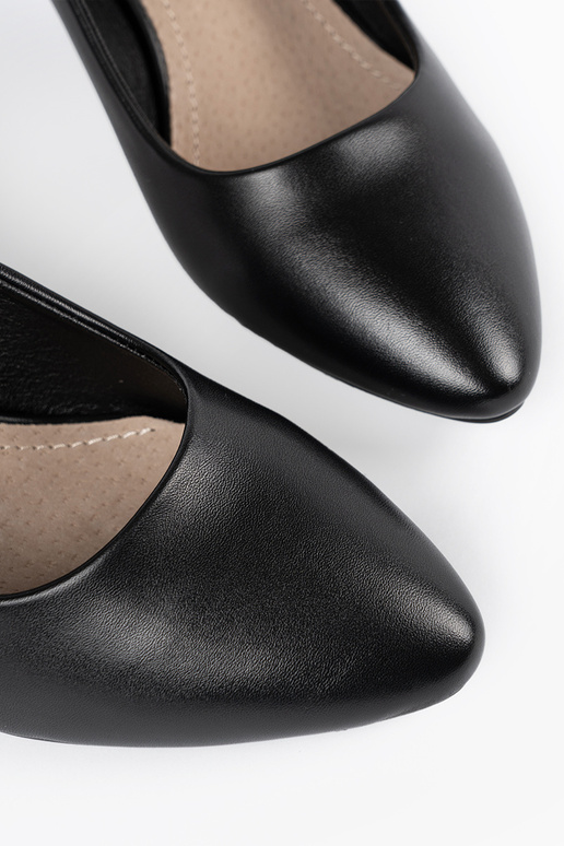 Mustad klassikalised kõrged kontsad,...